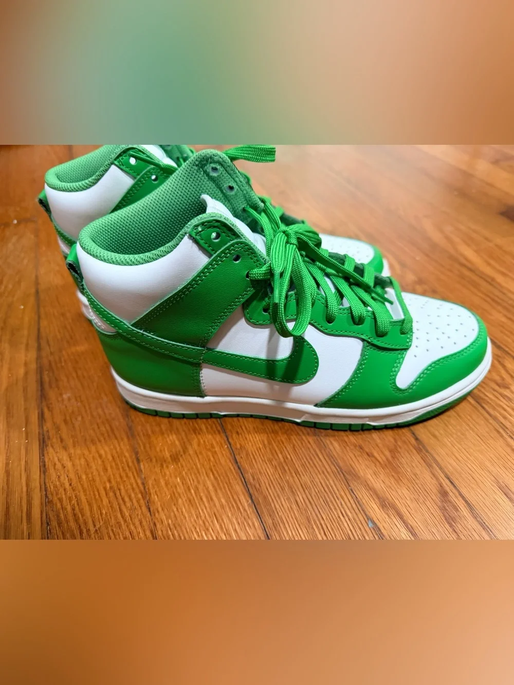 Nike women High-Top Sneakers in Green and White worn once only